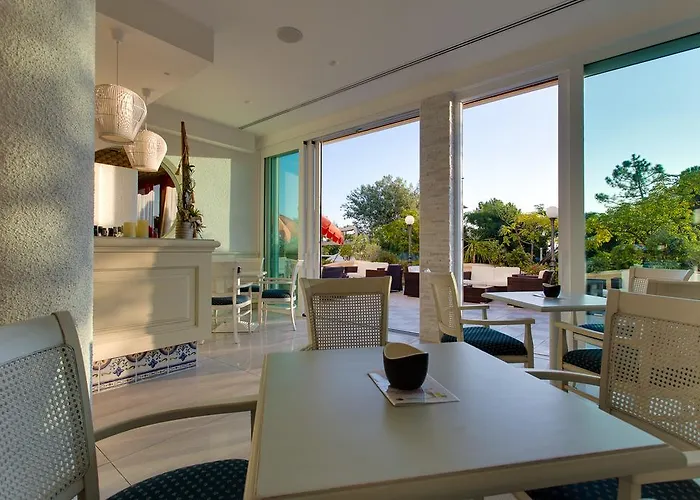 Internazionale 4* تْشيزيناتيكو